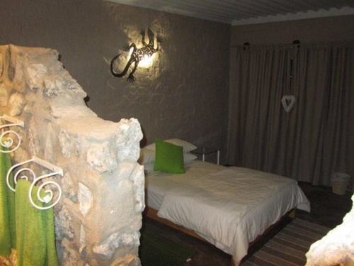 Eldorado Guest House & Camping Okaukuejo Dış mekan fotoğraf