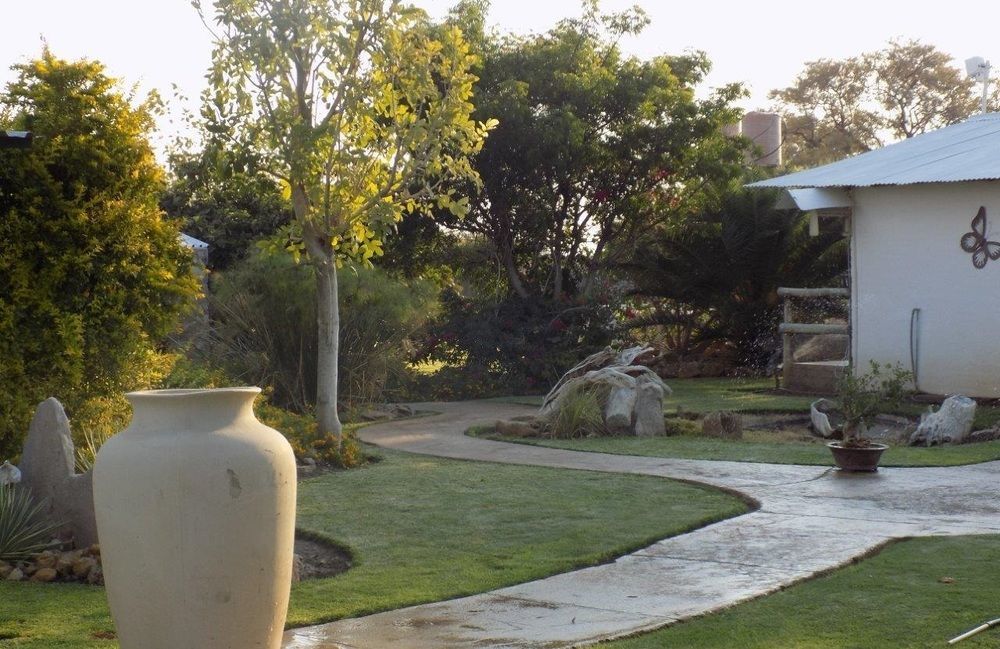 Eldorado Guest House & Camping Okaukuejo Dış mekan fotoğraf
