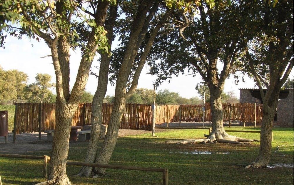 Eldorado Guest House & Camping Okaukuejo Dış mekan fotoğraf